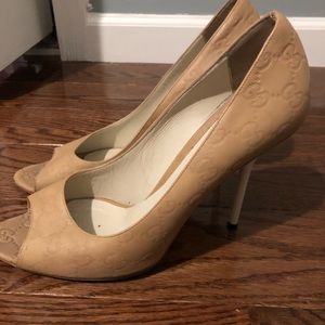 Gucci embossed leather pumps nude gorgeous
